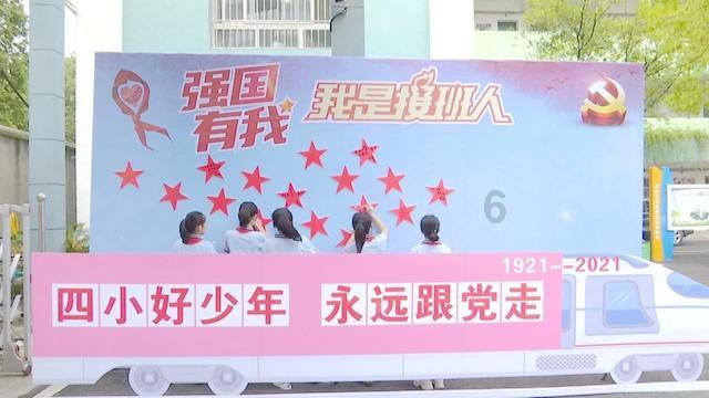 面临资金“大难题”，泽连斯基彻底急了！脚踩两条船，信息量巨大